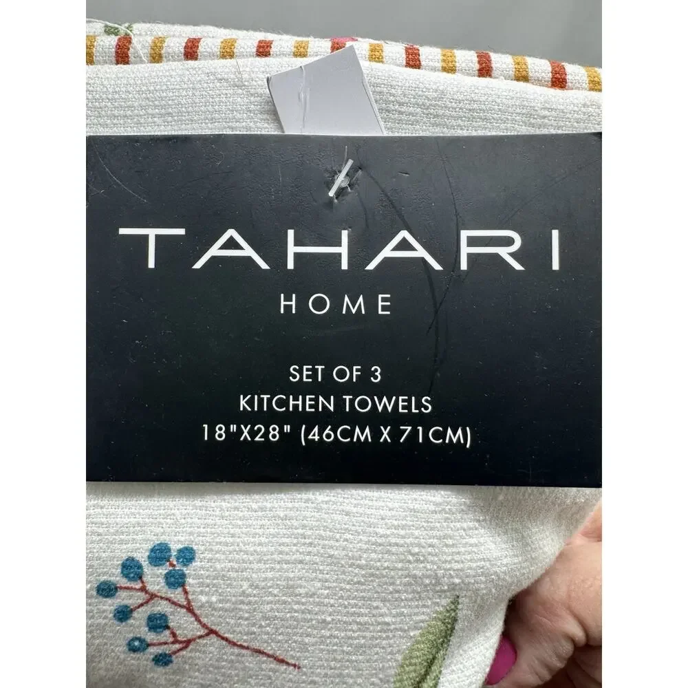 Tahari Thanksgiving Fall Holiday Pumpkins Autumn Leaves Set Of 3 Kitchen Towels